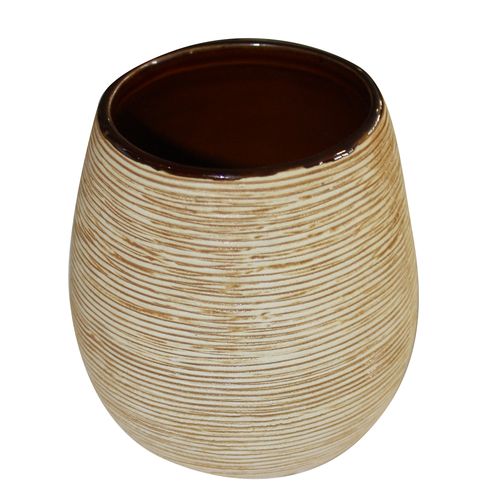 Стаканчик для ванной комнаты Duschy Bees Light68/5/3 Стаканчик для ванной комнаты Duschy Bees Light68/5/3Оригинальный стаканчик Duschy Bees Light выполнен из керамики бежевого цвета, имеет рифленую поверхность. Стаканчик отличается легкостью и компактностью, при этом он устойчив. Такой стаканчик прекрасно подойдет для зубных щеток, пасты, расчесок и станет достойным дополнением интерьера ванной комнаты. Характеристики:Материал: керамика. Цвет: бежевый. Размер стаканчика: 9,5 см х 8 см х 8 см. Размер упаковки: 10 см х 9 см х 9 см. Артикул: 351-01.