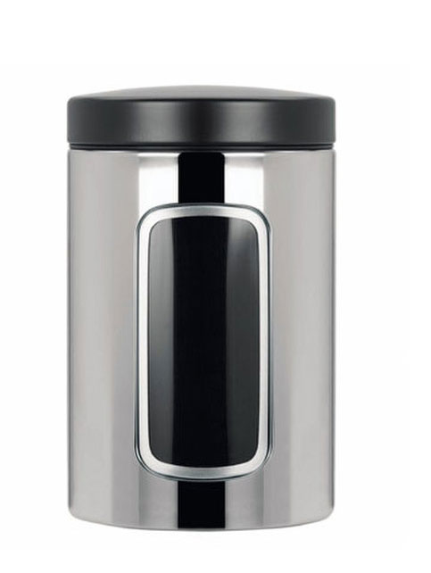 Контейнер для сыпучих продуктов Brabantia с окном, 1,4 л. 132803VT-1520(SR) Контейнер для сыпучих продуктов Brabantia с окном, 1,4 л. 132803VT-1520(SR)Контейнер для сыпучих продуктов Brabantia, изготовленный из высококачественной нержавеющей стали, станет незаменимым помощником на кухне. В нем будет удобно хранить разнообразные сыпучие продукты, такие как кофе, крупы, макароны или специи. Контейнер снабжен металлической крышкой и окошком. Оригинальный дизайн контейнера позволит украсить любую кухню, внеся разнообразие, как в строгий классический стиль, так и в современный кухонный интерьер. Характеристики:Материал:нержавеющая сталь, пластик. Объем: 1,4 л. Диаметр: 9 см. Высота: 16 см. Толщина стенки: 0,5 мм. Размер упаковки: 16 см х 10,5 см х 10,5 см. Артикул: 132803. Гарантия производителя: 5 лет.