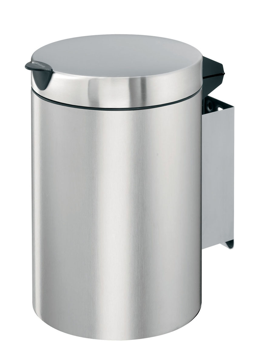 Бак мусорный Brabantia, настенный, цвет: матовая сталь, 3л313264 Бак мусорный Brabantia, настенный, цвет: матовая сталь, 3л313264Отличный выбор для ванной комнаты и туалета! Бесшумный не пропускающий запах бак; Удобная очистка - съемное внутреннее ведро из пластика; Настенный бак легко снимается с изготовленного из нержавеющей стали держателя для оптимальной очистки; Долговечность - изготовлен из высококачественных коррозионно-стойких материалов; Всегда опрятный вид – идеально подходящие по размеру мешки для мусора с завязками (размер A); 10-летняя гарантия. Brabantia. Характеристики: Материал: сталь. Размер: 195*195*260мм. Артикул: 313264.