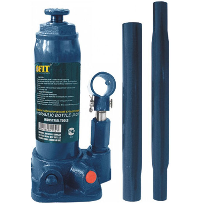 Домкрат бутылочный FIT 64563, 3 т64563 Домкрат бутылочный FIT 64563, 3 т64563Бутылочный гидравлический домкрат FIT грузоподъемностью до 3 тонн отличается простотой и удобством эксплуатации, что расширяет область его использования. Гидравлический домкрат «бутылочного» типа широко применяется при строительстве, ремонте, при различных монтажно-демонтажных работах. Работа с ним не требует практически никаких физических сил. Именно такой домкрат рекомендуется приобретать женщинам-автомобилистам. Наличие кейса позволяет удобно хранить его в багажнике автомобиля. Особенности: Большая грузоподъемность в сочетании с небольшим рабочим усилием; Высокий КПД; Жесткость конструкции; Плавность хода; Точность и плавность торможения. Характеристики: Грузоподъемность: до 3 тонн. Максимальная высота подъема: 195 мм. Ход штока: 125 мм. Ход удлинительного винта: 60 мм. Материал: металл. Размеры: 11 см х 9 см х 18 см. Вес: 3,5 кг. Размер упаковки: 18...