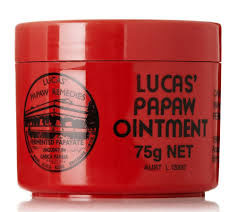 Lucas Papaw Бальзам для губ Ointment, 75 гFS-00897 Lucas Papaw Бальзам для губ Ointment, 75 гFS-00897Бальзам Lucas Papaw Ointment является одним из лучших средств для лечения и ухода за кожей. Это настоящий специалист по уходу за губами. Тающая, гладкая текстура бальзама хорошо впитывается в кожу и интенсивно ее питает, регенерирует, увлажняет и при этом не создает ощущение липкости на губах.Lucas Papaw Ointment включает в себя антисептические и антибактериальные свойства и может использоваться, так же: - для потрескавшихся губ, при трещинах и сухости губ,- при солнечных ожогах, - при покраснениях и детской опрелости,- при укусах насекомых,- при порезах и ссадинах … и прочих мелких кожных проблемах.Способ применения: равномерно нанесите бальзам на губы. При необходимости повторите. Товар сертифицирован.