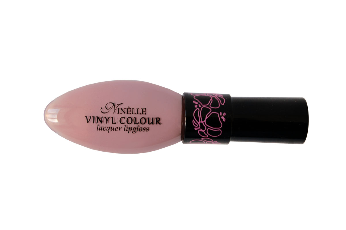 Ninelle Лаковый блеск для губ Vinyl Colour, тон № 521, 12 мл1092018 Ninelle Лаковый блеск для губ Vinyl Colour, тон № 521, 12 мл1092018Лаковый блеск для губ Vinyl Colour придает эффект виниловых лаковых губ с насыщенным чувственным цветом! Гипоаллергенно.Товар сертифицирован.