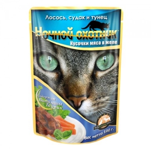 Консервы для взрослых кошек Ночной охотник, с лососем, судаком и тунцом в желе, 100 г0120710 Консервы для взрослых кошек Ночной охотник, с лососем, судаком и тунцом в желе, 100 г0120710Консервы для взрослых кошек Ночной охотник, с лососем, судаком и тунцом в желе - полноценное сбалансированное питание для взрослых кошек. Корм изготовлен из натурального мяса, не содержит сои, консервантов и ГМО продуктов. В состав входят питательные вещества, белки, минеральные вещества, витамины, таурин и другие компоненты, необходимые кошке для ежедневного питания.Состав: рыба и рыбные субпродукты (лосось 4%, судак 4%, тунец 4%), мясо и субпродукты животного происхождения, злаки, растительное масло, минеральные вещества, таурин, витамины А, D, E.Пищевая ценность в 100 г: сырой белок - 8%, сырой жир - 3,5%, сырая клетчатка - 0,4%, кальций - 0,25%, фосфор - 0,3%, сырая зола - 2%, влажность 80%.Вес: 100 г . Энергетическая ценность: 80 ккал/100 г. Товар сертифицирован.