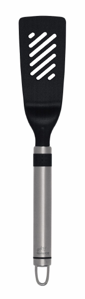 Лопатка Brabantia, маленькая, с прорезями. 363702363702 Лопатка Brabantia, маленькая, с прорезями. 363702363702Лопатка Brabantia изготовлена из термостойкого пластика черного цвета. Такой лопаткой удобно перемешивать, переворачивать блюда при жарке (например, стейки, отбивные или рыбу), а также раскладывать блюда на тарелки. Рабочая поверхность лопатки оснащена прорезями для стекания излишков масла и жира. Ручка выполнена из качественной стали и оснащена небольшой петелькой, за которую лопатку можно подвесить в любом удобном для вас месте. Практичная и удобная лопатка Brabantia займет достойное место среди аксессуаров на вашей кухне. Характеристики: Материал: пластик, сталь. Длина лопатки: 26 см. Размер рабочей части: 5 см х 9,5 см. Артикул: 363702. Гарантия производителя: 5 лет.