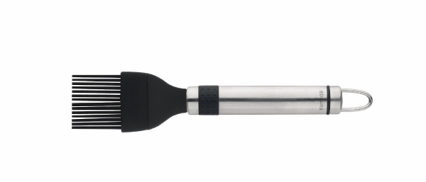 Кисть кондитерская Brabantia, силиконовая, большая. 38002094672 Кисть кондитерская Brabantia, силиконовая, большая. 38002094672Кондитерская кисть Brabantia, выполненная из силикона, предназначена для смазывания выпечки яйцом, глазурью или кремом. Нежные силиконовые ворсинки легко гнутся, поэтому если вы будете использовать кисть для смазывания пирога с рельефным украшением - можно не бояться - кисть его не повредит. Ручка изделия выполнена из стали и оснащена небольшой петелькой, за которую кисть можно подвесить в любом удобном для вас месте. Практичная и удобная кондитерская кисть Brabantia займет достойное место среди аксессуаров на вашей кухне. Характеристики: Материал: пластик, силикон, сталь. Длина кисти: 18 см. Длина ворсинок: 3 см. Артикул: 380020. Гарантия производителя: 5 лет.