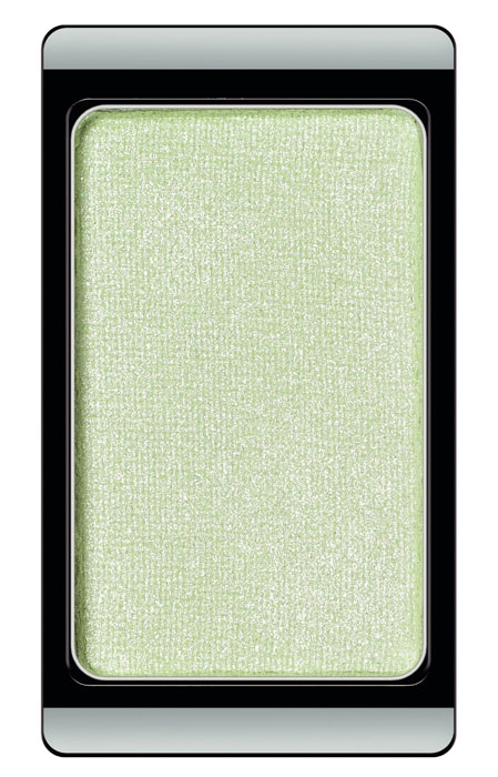 ARTDECO Тени для век перламутровые Fashion Colors 60, 0,8 г30.60 ARTDECO Тени для век перламутровые Fashion Colors 60, 0,8 г30.60Тени на магнитах и по желанию могут комбинироваться в эксклюзивные коробки Жемчужные тени дают перламутровое сияние Хромовые тени меняют оттенки цвета при различном освещении Гламурные тени придают магическое мерцание благодаря сверкающим частицам Устойчивая высоко пигментированная формула