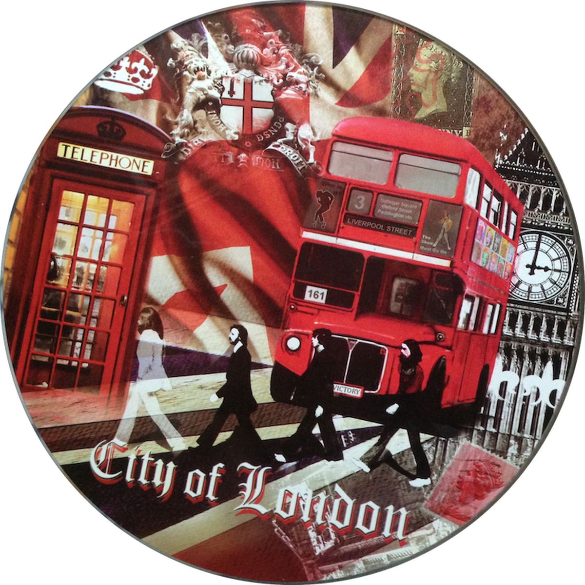 Доска разделочная GiftnHome Лондонские фантазии, стеклянная, диаметр 19 смRCB-London Доска разделочная GiftnHome Лондонские фантазии, стеклянная, диаметр 19 смRCB-LondonРазделочная доска GiftnHome Лондонские фантазии выполнена из жароустойчивого стекла. Изделие, украшенное красочным изображением достопримечательностей Лондона, идеально впишется в интерьер современной кухни. Специальное покрытие вкладыша обеспечивает стойкость к влаге и высоким температурам. Изделие легко чистить от пятен и жира. Также доску можно применять как подставку под горячее. Разделочная доска GiftnHome Лондонские фантазии украсит ваш стол и сбережет его от воздействия высоких температур ваших кулинарных шедевров. Можно мыть в посудомоечной машине. Диаметр доски: 19 см. Толщина доски: 0,4 см.