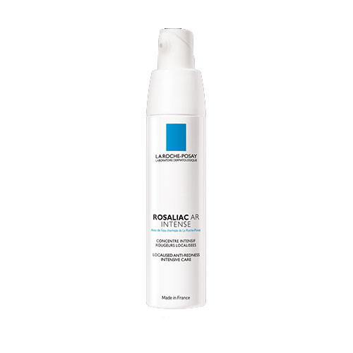 La Roche-Posay Интенсивная сыворотка для лица Rosaliac AR40 млM3295800 La Roche-Posay Интенсивная сыворотка для лица Rosaliac AR40 млM3295800Интенсивная сыворотка сочетает 3 активных компонента: амбофенол, нейросенсин, термальная вода La Roche-Posay. Эффективно уменьшает покраснения, воздействуя на их причину, предотвращая их повторное появление. При курсовом применении (4 недели) выравнивает тон кожи и укрепляет сосуды. Амбофенол, мощный природный экстракт, богатый полифенолами, сужает кровеносные сосуды и укрепляет их стенки. Нейросенсин эффективно снижает выраженность видимых покраснений. Термальная вода La Roche-Posay оказывает антиоксидантное, защитное и успокаивающее действия.