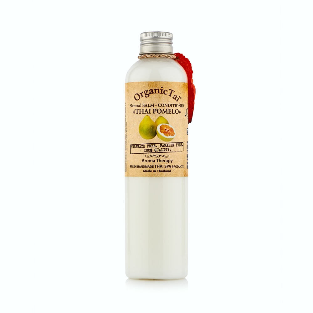 OrganicTai Натуральный бальзам-кондиционер «ТАЙСКИЙ ПОМЕЛО» 260 мл8858816711021 OrganicTai Натуральный бальзам-кондиционер «ТАЙСКИЙ ПОМЕЛО» 260 мл8858816711021Этот бальзам создан для жирных волос, для кожи головы, склонной к образованию перхоти. РУЧНАЯ РАБОТА. ТАЙСКИЙ СПА. АРОМАТЕРАПИЯ. Уникальная формула. Не содержит воду, консерванты парабены и синтетические пенящиеся вещества сульфаты (без SLS, SLES и др.). Высокая концентрация натуральных органических экстрактов и эфирных масел ПОМЕЛО, ЗЕЛЕНОГО ЧАЯ, АЛОЭ ВЕРА, МОРСКИХ ВОДОРОСЛЕЙ, ОГУРЦА, ГРЕЙПФРУТА, а также ПАНТЕНОЛ, ПРОТЕИНЫ ПШЕНИЦЫ и РАСТИТЕЛЬНЫЙ ВОСК великолепно питает и увлажняет волосы, делает их живыми, сильными и блестящими. Не утяжеляет волосы, облегчает расчёсывание. ЭФИРНОЕ МАСЛО ТАЙСКОГО ПОМЕЛО обладает противогрибковыми и противомикробными свойствами, нормализует работу сальных желез, помогает избавиться от перхоти и лишней жирности волос, является эффективным антидепрессантом, поднимает настроение и тонизирует. Натуральный состав подходит для ежедневного использования. Этот эликсир красоты поразит Вас своей эффективностью и очарует притягательным ароматом.