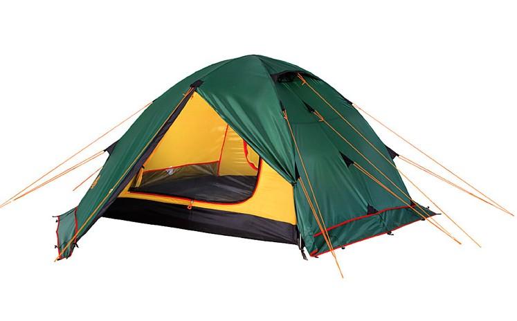 Палатка Alexika Rondo 4 Plus, цвет: зеленый, желтый, 420 х 215 х 125 см9123.4901 Палатка Alexika Rondo 4 Plus, цвет: зеленый, желтый, 420 х 215 х 125 см9123.4901Универсальная туристическая палатка Alexika Rondo 4 Plus оснащена юбкой по периметру тента. Это позволяет использовать палатку в условиях сильного ветра и длительной непогоды. Для активного отдыха небольшой семьей палатка туристическая Alexika Rondo 4 Plus – это как раз тот вариант, который сможет удовлетворить все потребности. На фоне других конкурентов эта палатка выделяется сразу несколькими плюсами. Благодаря своей полусферической форме она довольно ветроустойчива. За счет умело сконструированной вентиляции вы можете и в жаркую, и в прохладную погоду поддерживать внутри палатки оптимальную температуру. Циркуляцию воздуха можно создавать с помощью закрытых антимоскитными сетками входов в палатку, а также регулируемых вентиляционных проемов в верхней части купола. Несколько приятных дополнений в виде крючка для фонарика, небольшой полочки и карманчиков для мелких вещей довершают образ идеального походного жилья. Два просторных тамбура позволяют расположить в них все...