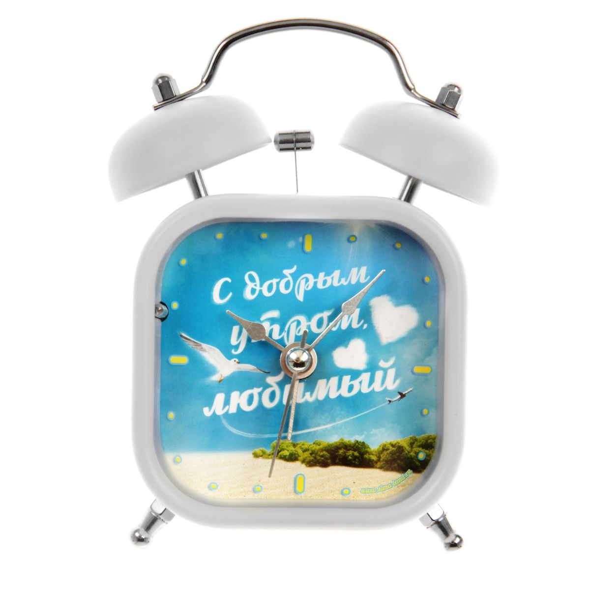 Часы-будильник Sima-land С добрым утром, любимый839670 Часы-будильник Sima-land С добрым утром, любимый839670Как же сложно иногда вставать вовремя! Всегда так хочется поспать еще хотя бы 5 минут и бывает, что мы просыпаем. Теперь этого не случится! Яркий, оригинальный будильник Sima-land С добрым утром, любимый поможет вам всегда вставать в нужное время и успевать везде и всюду. Будильник украсит вашу комнату и приведет в восхищение друзей. Время показывает точно и будит в установленный час. На задней панели будильника расположены переключатель включения/выключения механизма, а также два колесика для настройки текущего времени и времени звонка будильника. Также будильник оснащен кнопкой, при нажатии и удержании которой, подсвечивается циферблат. Будильник работает от 1 батарейки типа AA напряжением 1,5V (не входит в комплект).