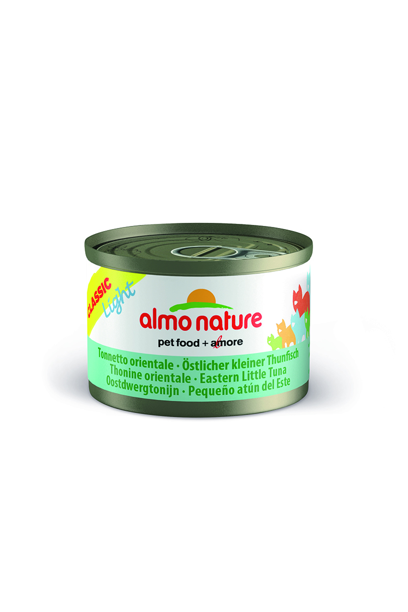 Консервы для кошек Almo Nature Classic, низкокалорийные, c пятнистым Индо-Тихоокеанским тунцом, 50 г х 3 шт25026 Консервы для кошек Almo Nature Classic, низкокалорийные, c пятнистым Индо-Тихоокеанским тунцом, 50 г х 3 шт25026Низкокалорийные консервы для кошек Almo Nature Classic содержат 75-55% высококачественного мяса рыбы, приготовленного в собственном бульоне (24%) - именно такой простой и естественный состав привлекает кошек. Механическая обработка продуктов, с большой осторожностью, без применения химикатов во избежание потери питательных веществ. Без добавок, будь то химические или какие-либо другие ингредиенты, тем не менее - излюбленный всеми кошками продукт, за свою простоту и подлинность. Состав: свежее филе пятнистого Индо-Тихоокеанского тунца - 50%, рыбный бульон - 47%, рис - 3%. Гарантированный анализ: белки – 16%, клетчатка – 1%, жиры – 0,5%, зола – 3%, влага - 82%. Калорийность – 602 ккал/кг. Товар сертифицирован.
