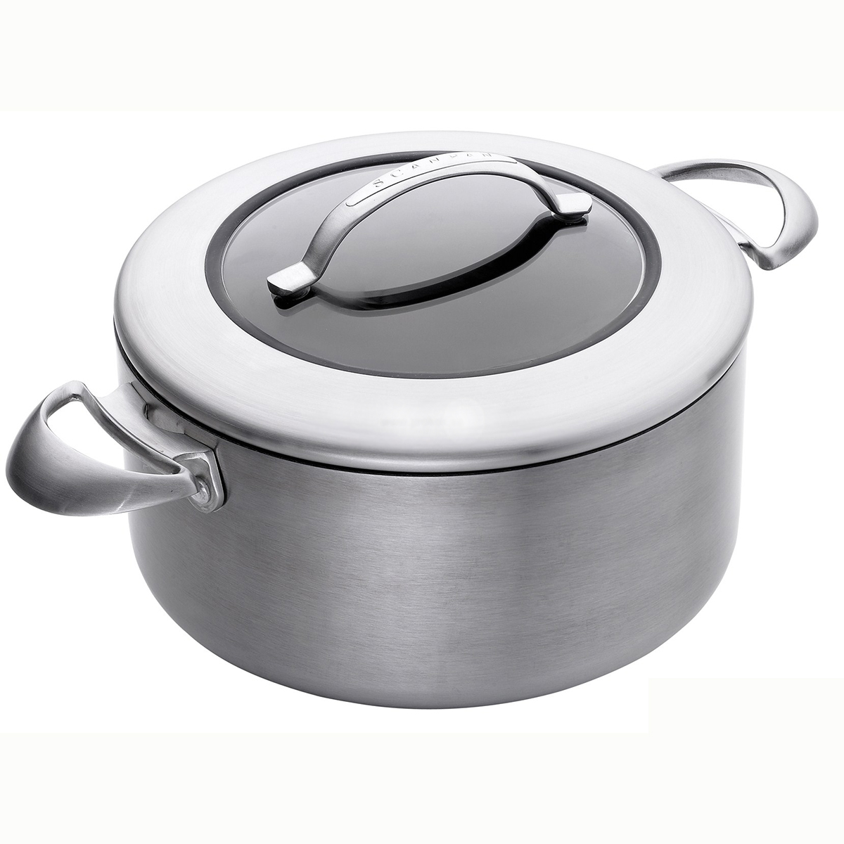 Кастрюля Scanpan CTX с крышкой, с антипригарным покрытием, 3,5 л65252000 Кастрюля Scanpan CTX с крышкой, с антипригарным покрытием, 3,5 л65252000Кастрюля Scanpan CTX изготовлена из высококачественного литого алюминия. Внутреннее высокопрочное антипригарное покрытие обеспечивает непревзойденную стойкость к царапинам. Специальное утолщенное дно позволяет быстро и равномерно нагреваться. Изделие оснащено крышкой из жаропрочного стекла. Благодаря литым ручками ее можно использовать в духовке. Материал выдерживает температуру до 260°С. Подходит для всех типов плит, включая индукционные. Можно мыть в посудомоечной машине.