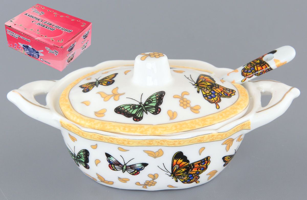 Банка для специй Elan Gallery Бабочки, с ложкой, 80 млVT-1520(SR) Банка для специй Elan Gallery Бабочки, с ложкой, 80 млVT-1520(SR)Банка для специй Elan Gallery Бабочки удобна в повседневномиспользовании под соль или молотые специи.Размеры банки (с учетом крышки): 8 х 6 х 5 см.Длина ложки: 10 см.