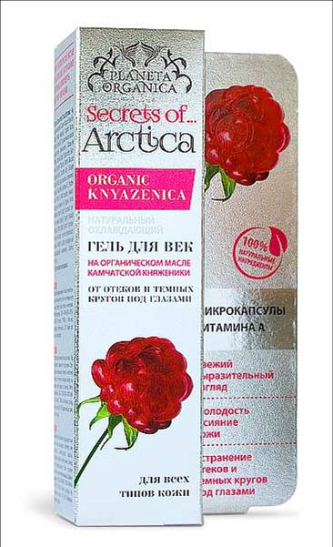 Planeta Organica Secrets of Arctica Гель для век От отеков и кругов охлаждающий, 20 мл071-04-3404 Planeta Organica Secrets of Arctica Гель для век От отеков и кругов охлаждающий, 20 мл071-04-3404Пожалуй, самая благородная северная ягода княженика растет в диких нехоженых районах Камчатки. Собранные в самом соку спелые ягоды княженики превращаются в масло, сохраняющее всю пользу, подаренную дикой арктической природой. Масло камчатской княженики прекрасно тонизирует кожу, насыщает ее витаминами, омолаживает и улучшает внешний вид. Микрокапсулы витамина А удваивают действие природного витаминного комплекса, содержащегося в княженике: метаболизм кожи заметно ускоряется, темные круги исчезают, отеки заметно уменьшаются. Кожа приобретает здоровый сияющий вид. Гель мгновенно освежает и охлаждает кожу вокруг глаз, снимает усталость, уменьшает морщины, укрепляет кожу. Особенности состава: * Органические ингредиенты. Organic Rubus Arcticus Seed Oil* (органическое масло камчатской княженики), Organic Arnica Montana Flower Extract* ( экстракт цветов арники горной), Organic Hamalis Virginia (Witch Hazel) Extract* ( органический экстракт листьев виргинского ореха), +...