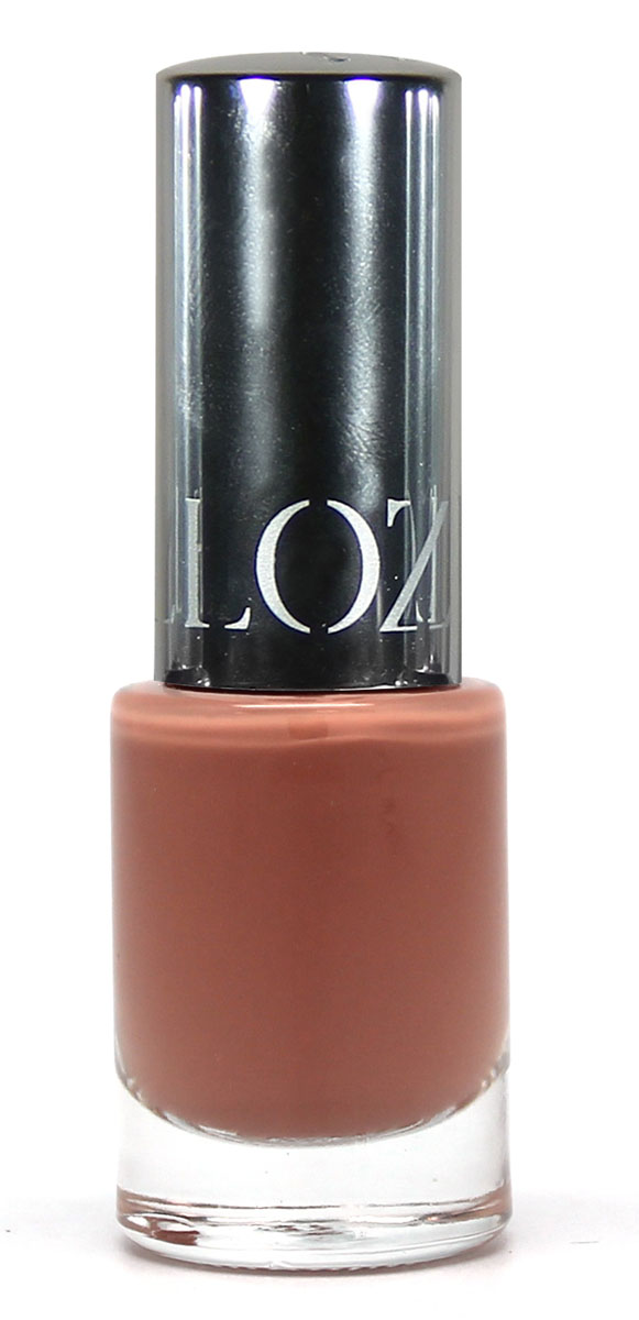 Yllozure Лак для ногтей GLAMOUR, тон 27, 12 мл6027 Yllozure Лак для ногтей GLAMOUR, тон 27, 12 мл6027Коллекция лаков для ногтей YLLOZURE Гламур - это роскошные, супермодные цвета, стойкое покрытие и бережный уход за ногтями.Быстросохнущие лаки YLLOZURE созданы специально, чтобы обеспечить ногтям безупречный внешний вид, идеальную защиту и питание. Современные полимерные соединения, входящие в их состав, придают лаковому покрытию пластичность и прочность, сохраняя идеальный блеск даже при контакте с водой и моющими средствами. Формула лака содержит ухаживающий биологически активный комплекс на основе масла вечерней примулы и пантенола.