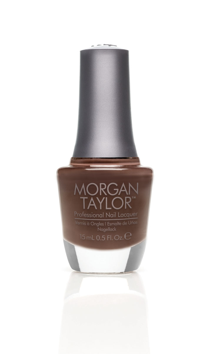 Morgan Taylor Лак для ногтей Latte Please/Двойной латте, 15 мл50077 Morgan Taylor Лак для ногтей Latte Please/Двойной латте, 15 мл50077Плотная кофейная эмаль. Эксклюзивная коллекция Morgan Taylor™ насыщена редкими и драгоценными составляющими. Оттенки основаны на светящихся жемчужинах, оловянных сплавах, мерцающем серебре и лучезарном золоте. Все пигменты перетерты в мельчайшую пыль и используются без разбавления другими красителями: в итоге лак получается благородным и дорогим. Наша обязанность перед мастером маникюра — предложить безопасное профессиональное цветное покрытие. Именно поэтому наши лаки являются BIG3FREE: не содержат формальдегида, толуола и дибутилфталата. В работе с клиентом лак должен быть безупречным — от содержимого флакона до удобства нанесения. Индивидуальный проект и дизайн — сочетание удобства в работе и оптимального веса флакона. Кристально-прозрачное итальянское стекло — это качество стекла позволяет вам видеть цвет лака без искажений, поэтому вопрос выбора цветного покрытия клиентом и мастером решается быстро и с легкостью. Удобный колпачок — воздушный, почти невесомый, он будто создан,...