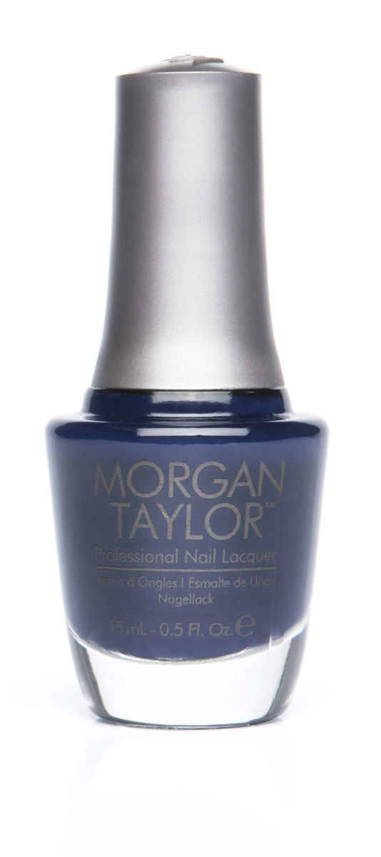 Morgan Taylor Лак для ногтей Polished Up Punk/Королева панка, 15 мл50110 Morgan Taylor Лак для ногтей Polished Up Punk/Королева панка, 15 мл50110Плотная темно-синяя эмаль. Эксклюзивная коллекция Morgan Taylor™ насыщена редкими и драгоценными составляющими. Оттенки основаны на светящихся жемчужинах, оловянных сплавах, мерцающем серебре и лучезарном золоте. Все пигменты перетерты в мельчайшую пыль и используются без разбавления другими красителями: в итоге лак получается благородным и дорогим. Наша обязанность перед мастером маникюра — предложить безопасное профессиональное цветное покрытие. Именно поэтому наши лаки являются BIG3FREE: не содержат формальдегида, толуола и дибутилфталата. В работе с клиентом лак должен быть безупречным — от содержимого флакона до удобства нанесения. Индивидуальный проект и дизайн — сочетание удобства в работе и оптимального веса флакона. Кристально-прозрачное итальянское стекло — это качество стекла позволяет вам видеть цвет лака без искажений, поэтому вопрос выбора цветного покрытия клиентом и мастером решается быстро и с легкостью. Удобный колпачок — воздушный, почти невесомый, он будто...