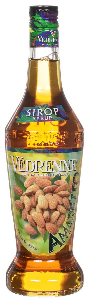 Vedrenne Амаретто сироп, 0,7 л0120710 Vedrenne Амаретто сироп, 0,7 л0120710Сироп Амаретто – изысканный напиток для самых утонченных ценителейэкзотических вкусов и ароматов. Он представляет собой густую аппетитнуюконсистенцию с яркими оттенками всемирно известного итальянского ликераАмаретто.Сироп Амаретто изготавливается на основе отборных спелых абрикосов сдобавлением ароматных восточных пряностей. Кроме того, в сироп добавляюточищенную родниковую воду и сахар. Сироп Амаретто обладает красивымзолотистым цветом, удивительный аромат очаровывает акцентами бархатныхабрикосов и нотками миндаля.Сиропы изготавливаются на основе натурального растительного сырья,фруктовых и ягодных соков прямого отжима, цитрусовых настоев, а также сиспользованием очищенной воды без вредных примесей, что позволяетвыдержать все ценные и полезные свойства натуральных фруктово-ягодныхплодов и трав. В состав сиропов входит только натуральный сахар,произведенный по традиционной технологии из сахарозы. Благодаря высокомусодержанию концентрированного фруктового сока, сиропы Vedrenne обладаютизысканным ароматом и натуральным вкусом, являются эффективнымподсластителем при незначительной калорийности. Они оптимизируют уровеньвлажности и процесс кристаллизации десертов, хорошо смешиваются с другимиингредиентами и способствуют улучшению вкусовых качеств напитков идесертов.Сиропы Vedrenne разливаются в стеклянные бутылки с яркими этикетками, накоторых изображен фрукт, ягода или другой ингредиент, определяющийвкусовые оттенки того или иного продукта Vedrenne. Емкости с сиропамиVedrenne герметичны, поэтому не позволяют содержимому контактировать смикроорганизмами и другими губительными внешними воздействиями. Крометого, стеклянные бутылки выглядят оригинально и стильно.В настоящее время компания Vedrenne считается одним из лучшихпроизводителей высококлассных сиропов, отличающихся натуральным вкусом, атакже насыщенным ароматом и глубоким цветом. Фруктовые сиропы Vedrenneпользуются большой популярностью не только во Франции (где их широкоиспользуют как в сегменте HoReCa, так и в домашних условиях), но иэкспортируются более чем в 50 стран мира.Цвет: золотисто-янтарныйАромат: пряный аромат горького миндаля с легкими фруктовыми оттенкамиВкус: теплый, гармоничный, с характерными нотами марципанаРецепт коктейля Крепкий АмареттоИнгредиенты:25 мл сиропа Vedrenne Амаретто;45 мл темного рома;лед.Способ приготовления:Взять высокий стакан, наполнить его льдом, затем налить все ингредиентыи размешать барной ложкой.