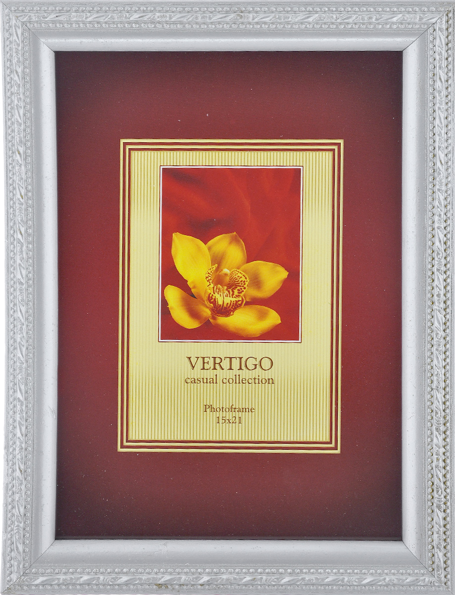 Фоторамка Vertigo Molise, цвет: серебристый, 15 x 21 смES-412 Фоторамка Vertigo Molise, цвет: серебристый, 15 x 21 смES-412Фоторамка Molise выполнена в классическом стиле из пластика и стекла, защищающего фотографию. Оборотная сторона рамки оснащена специальной ножкой, благодаря которой ее можно поставить на стол или любое другое место в доме или офисе. Также на изделие имеются два специальных отверстия для подвешивания. Такая фоторамка поможет вам оригинально и стильно дополнить интерьер помещения, а также позволит сохранить память о дорогих вам людях и интересных событиях вашей жизни.