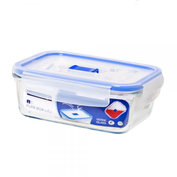 Контейнер Luminarc Pure Box Active, 820 мл. J5629J5629 Контейнер Luminarc Pure Box Active, 820 мл. J5629J5629Прямоугольный контейнер Luminarc Pure Box Active изготовлен из жаропрочного закаленного стекла, устойчивого к высокому диапазону температур (от -40 до +250°С). Идеально подходит для хранения, охлаждения и заморозки пищевых продуктов, не выделяет вредных веществ при разогреве в микроволновке. Благодаря особым технологиям изготовления, изделие в течение всего срока службы не меняет цвет и не пропитывается запахами. Пластиковая крышка с силиконовой вставкой герметично защелкивается специальным механизмом. Клапан в крышке служит для выпуска пара при разогреве в микроволновке. Контейнер Luminarc Pure Box Active удобен для ежедневного использования в быту. Можно мыть в посудомоечной машине и использовать в СВЧ.
