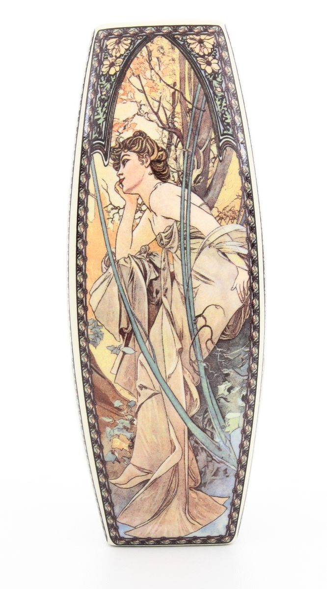 Ваза Elan Gallery Мгновения, высота 20 см503295 Ваза Elan Gallery Мгновения, высота 20 см503295Декоративная ваза Elan Gallery Мгновения украсит ваш интерьер и будет прекрасным подарком для ваших близких! Изделие выполнено из высококачественного фарфора и оформлено 4 разными рисунками с каждой стороны. Оригинальный дизайн наполнит ваш дом праздничным настроением. Изделие имеет подарочную упаковку, поэтому станет желанным подарком для ваших близких! Размер по верхнему краю: 6,2 см х 6,2 см. Размер дна: 5,3 см х 5,3 см. Высота вазы: 20 см.