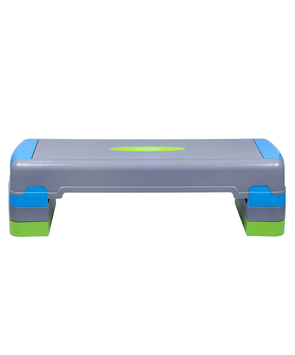 Степ-платформа Starfit SP-203, 3-уровневая, 90,5 х 32,5 х 20 смХот Шейперс Степ-платформа Starfit SP-203, 3-уровневая, 90,5 х 32,5 х 20 смХот ШейперсСтеп-платформа SP-203 предназначена для занятий аэробикой в фитнес-клубах, спортивных залах и для домашнего использования. С помощью тренажера можно оптимизировать нагрузку на мышцы ног и ягодиц, сделать мышцы тела подтянутыми и стройными. За счет высокоинтенсивной тренировки на степе, можно наладить работу сердечно-сосудистой системы. Степ-платформа один из самых популярных аксессуаров в фитнесе. Тренажер используют в функциональном тренинге, бодибилдинге, групповых программах. Количество уровней: 3. Высота платформы с уровнями: 20 см. Высота первого уровня: 10 см.