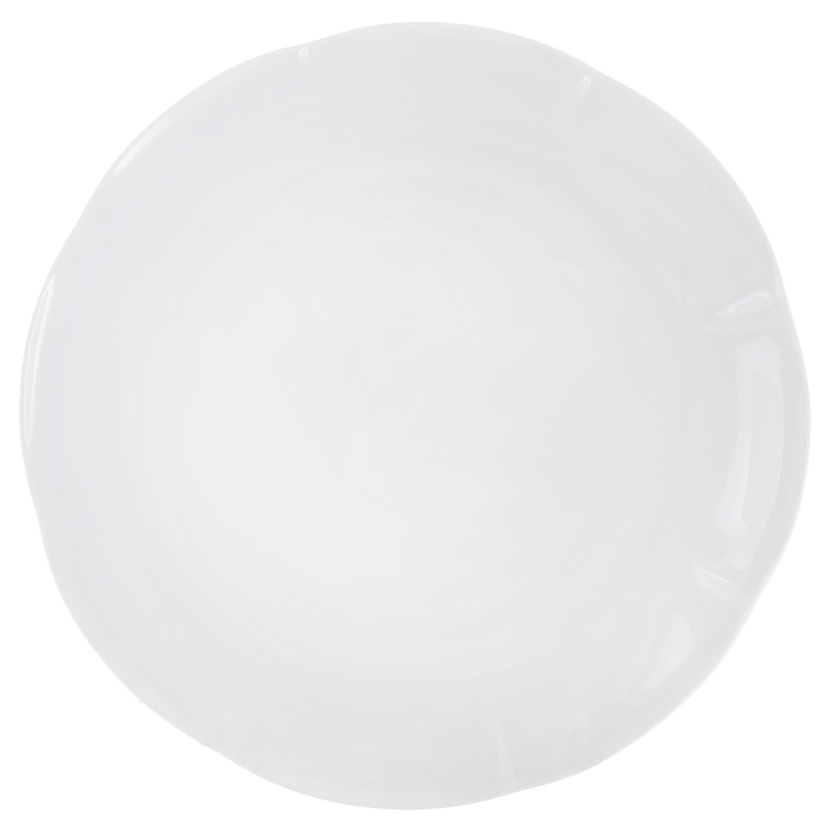 Блюдо для торта Royal Bone China White, диаметр 33 см89ww/0334 Блюдо для торта Royal Bone China White, диаметр 33 см89ww/0334Блюдо для торта Royal Bone China White, изготовленное из костяного фарфора с содержанием костяной муки (45%), прекрасно впишется в интерьер вашей кухни и станет достойным дополнением к кухонному инвентарю. Основным достоинством изделий из костяного фарфора является абсолютно гладкая глазуровка. Такие изделия сочетают в себе изысканный вид с прочностью и долговечностью. Блюдо прекрасно подойдет для подачи тортов, пирогов, пирожных. Изысканное блюдо прекрасно подойдет для сервировки стола и придется по вкусу вашим гостям. Размер блюда: 33 см х 33 см х 1 см.