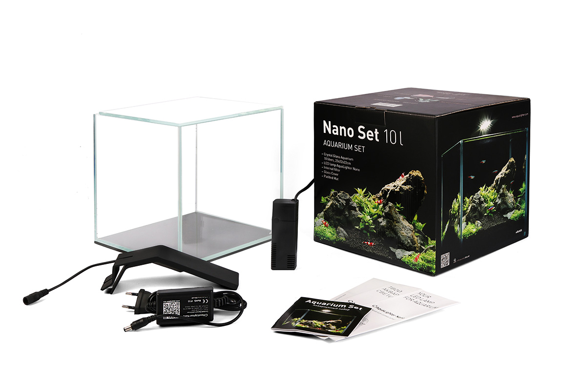 Аквариумный набор AquaLighter Nano Set, 10 лFS-91909 Аквариумный набор AquaLighter Nano Set, 10 лFS-91909Набор отлично подходит для содержания несложных видов растений, креветок, мелких видов рыб. Практичный, удобный, не занимает много места.В состав набора входят: аквариум aGLASS из сверхпрозрачного стекла объемом 10 литров, аквариумный светильник AquaLighter Nano, внутренний фильтр, подложка, покровное стекло.