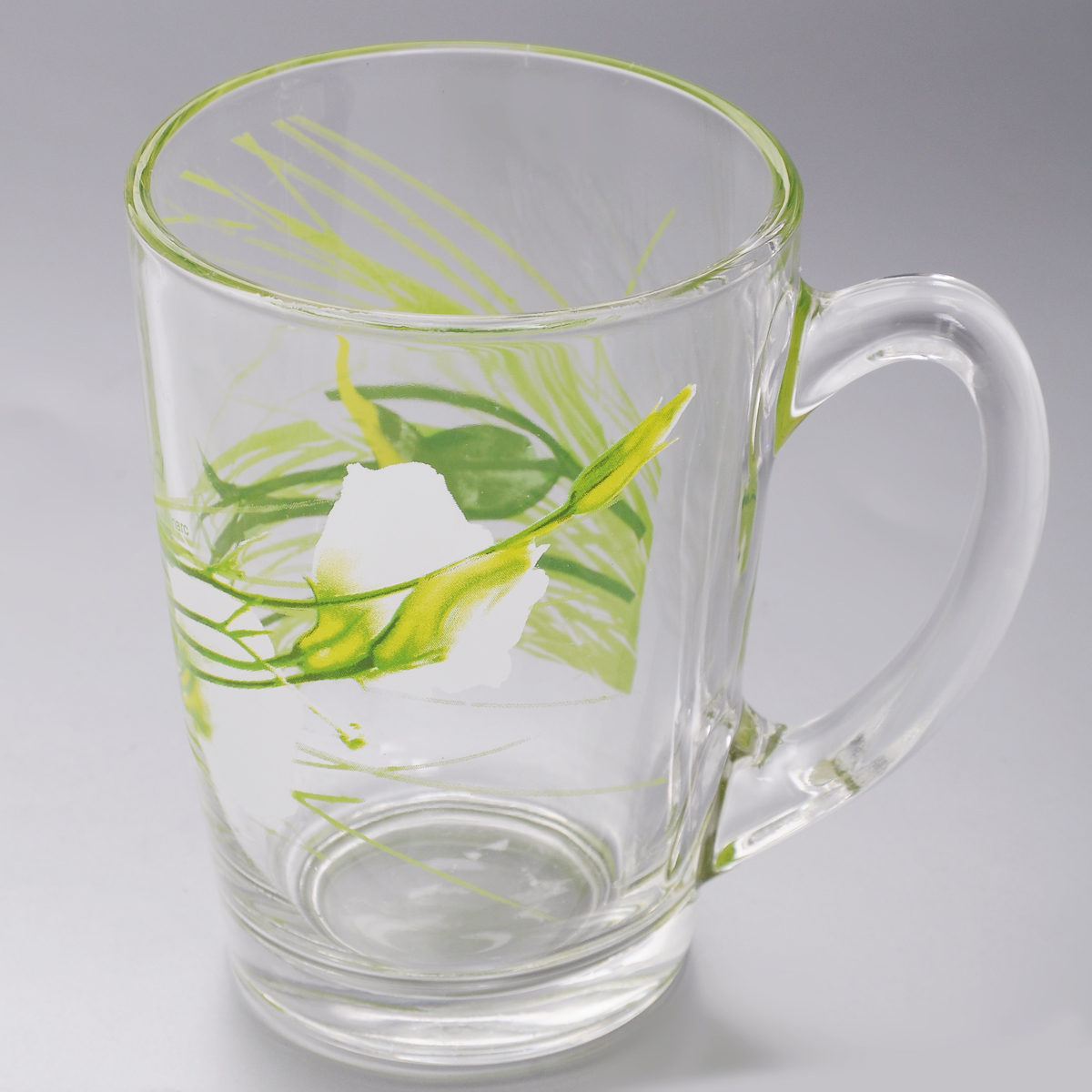 Кружка Luminarc Sofiane Green, 320 млJ7909 Кружка Luminarc Sofiane Green, 320 млJ7909Кружка Luminarc Sofiane Green изготовлена из упрочненного стекла. Такая кружка прекрасно подойдет для горячих и холодных напитков. Она дополнит коллекцию вашей кухонной посуды и будет служить долгие годы. Диаметр кружки (по верхнему краю): 8 см.