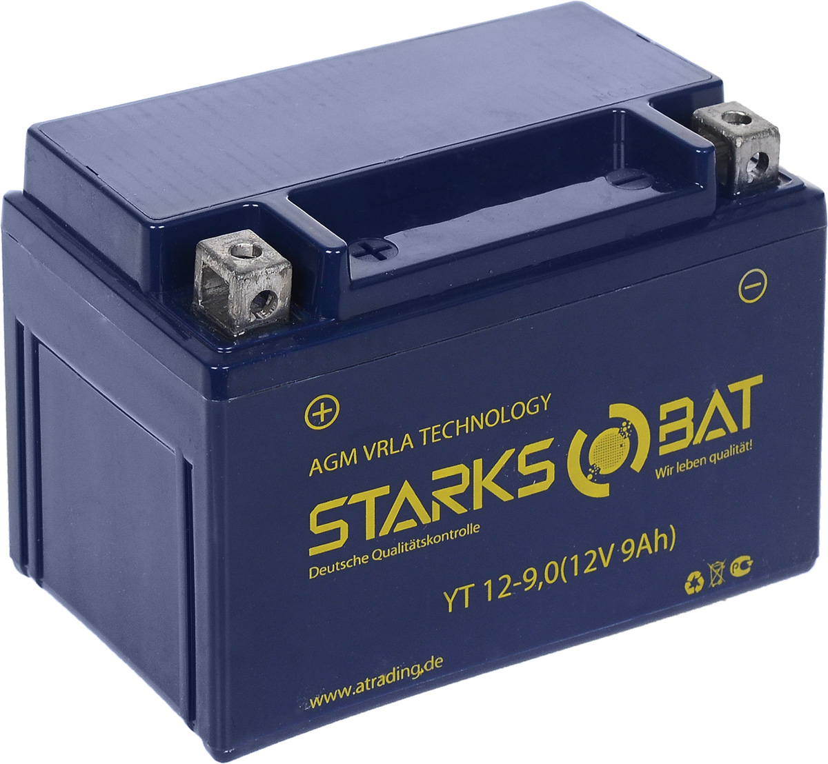 Батарея аккумуляторная для мотоциклов Starksbat. YT 12-9.0 (YTX9-BS)YT 12-9.0 Батарея аккумуляторная для мотоциклов Starksbat. YT 12-9.0 (YTX9-BS)YT 12-9.0Аккумулятор Starksbat изготовлен по технологии AGM, обеспечивающей повышенный уровень безопасности батареи и удобство ее эксплуатации. Корпус выполнен из особо ударопрочного и морозостойкого полипропилена. Аккумулятор блестяще доказал свои высокие эксплуатационные свойства в самых экстремальных условиях бездорожья, высоких и низких температур. Аккумуляторная батарея Starksbat производится под знаменитым немецким контролем качества, что обеспечивает ему высокие пусковые характеристики и восстановление емкости даже после глубокого разряда. Напряжение: 12 В. Емкость: 9 Ач. Полярность: прямая (+ -). Ток холодной прокрутки: 135 Аh (EN).