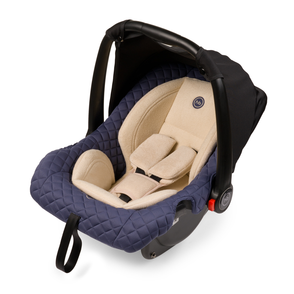 Happy Baby Автокресло Skyler Blue до 13 кг98293777 Happy Baby Автокресло Skyler Blue до 13 кг98293777Элегантный внешний облик и стильный дизайн делают автокресло Happy Baby Skyler незаменимым помощником для мамы в первый год жизни малыша. Где бы вы не находились, ваш малыш всегда будет рядом в комфорте и безопасности.Небольшой вес люльки (всего 3 кг) и удобная мягкая накладка на ручке для переноски делают перемещение с малышом легким и простым. Комфорт в дороге обеспечивает вкладыш для новорожденного и солнцезащитный козырек. Благодаря полукруглому основанию удобно укачивать малыша, в качестве же ограничителя качания можно использовать ручку переноски, опустив ее вниз до упора. Мягкий дышащий вкладыш стоек к истиранию, прекрасно держит форму при сминании. Тканевый чехол прост в уходе, при необходимости легко снимается для стирки.Автокресло крепится в автомобиле с помощью трехточечных штатных ремней безопасности и устанавливается лицом против хода движения автомобиля.