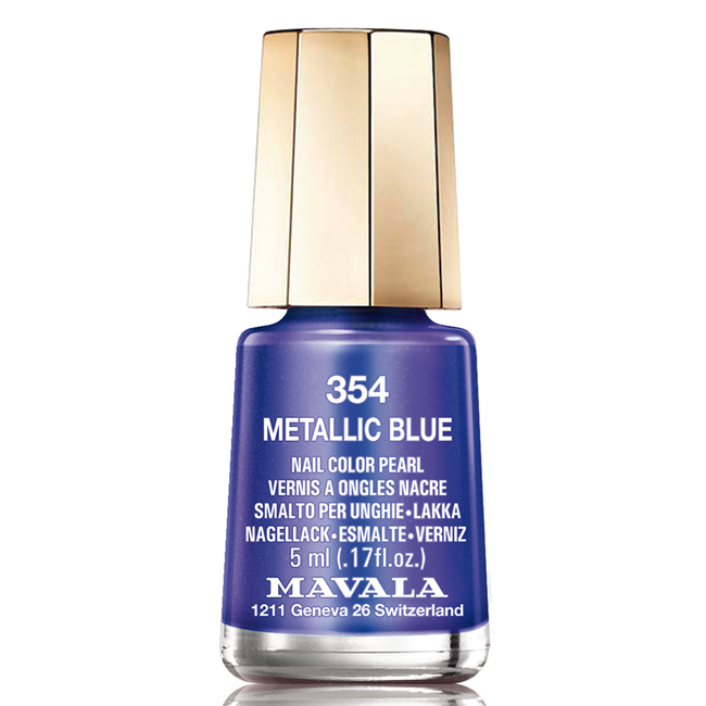Mavala Лак для ногтей Синий кобальт/Metallic Blue, Тон 354, 5 мл08-1399 Mavala Лак для ногтей Синий кобальт/Metallic Blue, Тон 354, 5 мл08-1399Лаки для ногтей Mavala представлены классическими и ультрамодными оттенками. Они пропускают воздух даже через 3-4 слоя, давая возможность ногтям дышать. Специально разработанный состав лаков позволяет им оставаться свежими и насыщенными долгое время. Лаки не содержат толуол, формальдегид, камфору, дибутил фталат, канифоль и добавленный никель.