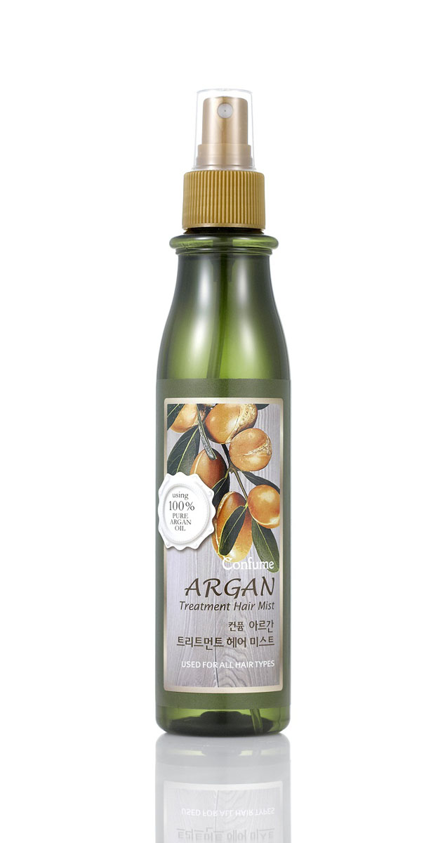 Confume Argan Увлажняющий спрей для волос аргановым маслом, 200 мл8803348015857 Confume Argan Увлажняющий спрей для волос аргановым маслом, 200 мл8803348015857Ценное масло арганы на 80% состоит из ненасыщенных жирных кислот, которые являются незаменимыми элементами питания для волос. Также масло содержит высокую концентрацию натуральных антиоксидантов – полифенолов и токоферолов, обеспечивающих защиту от повреждающего действия свободных радикалов. Благодаря такому составу аргановое масло обладает комплексным восстанавливающим и ухаживающим свойством, интенсивно увлажняет и питает волосы, делая их сильными и блестящими. Спрей для волос с аргановым маслом увлажняет и защищает сухие и жесткие волосы на протяжении всего дня. Содержит высокую концентрацию натуральных антиоксидантов – полифенолов и токоферолов, обеспечивающих защиту от повреждающего действия свободных радикалов.
