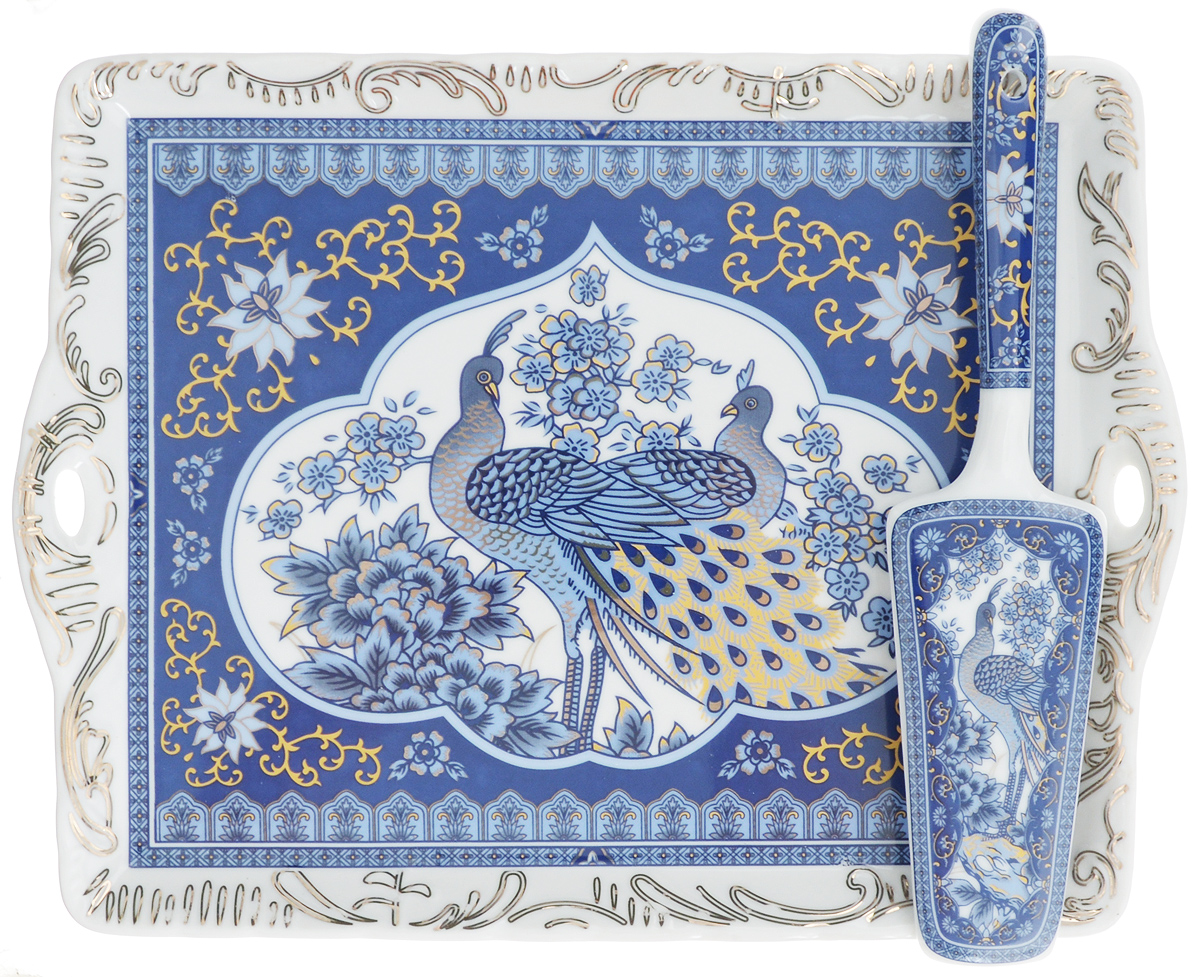 Поднос Elan Gallery Синий павлин, с лопаткой, 29 х 22,5 см180780 Поднос Elan Gallery Синий павлин, с лопаткой, 29 х 22,5 см180780Прямоугольный поднос Elan Gallery изготовлен из высококачественной керамики и оформлен красочным изображением птиц. Поднос оснащен невысокими бортиками и ручками, благодаря которым его удобно переносить. Может использоваться как для сервировки, так и для декора кухни. Поднос прекрасно дополнит интерьер и добавит в обычную обстановку нотки романтики и изящности. В комплект входит специальная лопатка. Не рекомендуется применять абразивные моющие средства. Не использовать в микроволновой печи. Размер подноса: 29 х 22,5 х 2 см. Длина лопатки: 24 см.