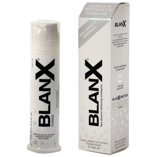 Blanx Отбеливающая зубная паста Med White Teeth, 75 млGA1144400, GA11444 Blanx Отбеливающая зубная паста Med White Teeth, 75 млGA1144400, GA11444Универсальная отбеливающая зубная паста для ежедневного использования. Восстанавливает естественную белизну эмали. Имеет ярко выраженный противовирусный и антибактериальный эффект. Не раздражает слизистую полости рта и сохраняет здоровую микрофлору. Эффективно удаляет потемнения эмали. Предотвращает образование зубного налёта. Защищает от кариеса и укрепляет эмаль. Освежает дыхание.