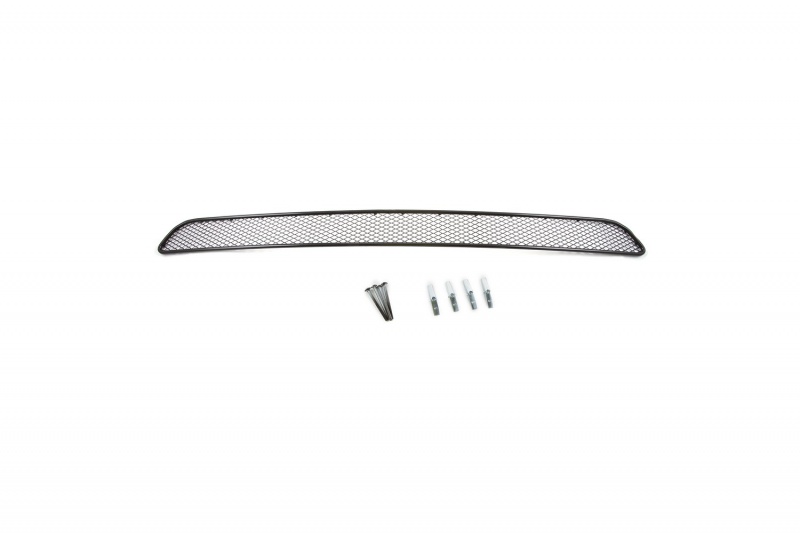 Сетка на бампер внешняя Novline-Autofamily, для Kia Sorento 2006-200901-300406-15B Сетка на бампер внешняя Novline-Autofamily, для Kia Sorento 2006-200901-300406-15BВ отличие от универсальных сеток, данный продукт разрабатывается индивидуально под каждый бампер автомобиля. Внешняя защитная сетка радиатора полностью повторяет геометрию решетки бампера и гармонично вписывается в общий стиль автомобиля. При создании продукта мы учли как потребности автомобилистов, для которых важна исключительно защитная функция, так и автолюбителей, которые ищут способы подчеркнуть или создать новый стиль своего авто. Функциональность, тюнинг, или и то, и другое? Выбор только за вами. Сетка для защиты радиатора изготовлена из антикоррозионного материала, что гарантирует отсутствие ржавчины в процессе эксплуатации. Простая установка делает этот продукт необыкновенно удобным. В отличие от универсальных сеток, для установки которых требуется снятие бампера, то есть наличие специализированных навыков и дополнительного оборудования (подъемник и так далее), для установки этого продукта понадобится 20 минут времени и отвертка.