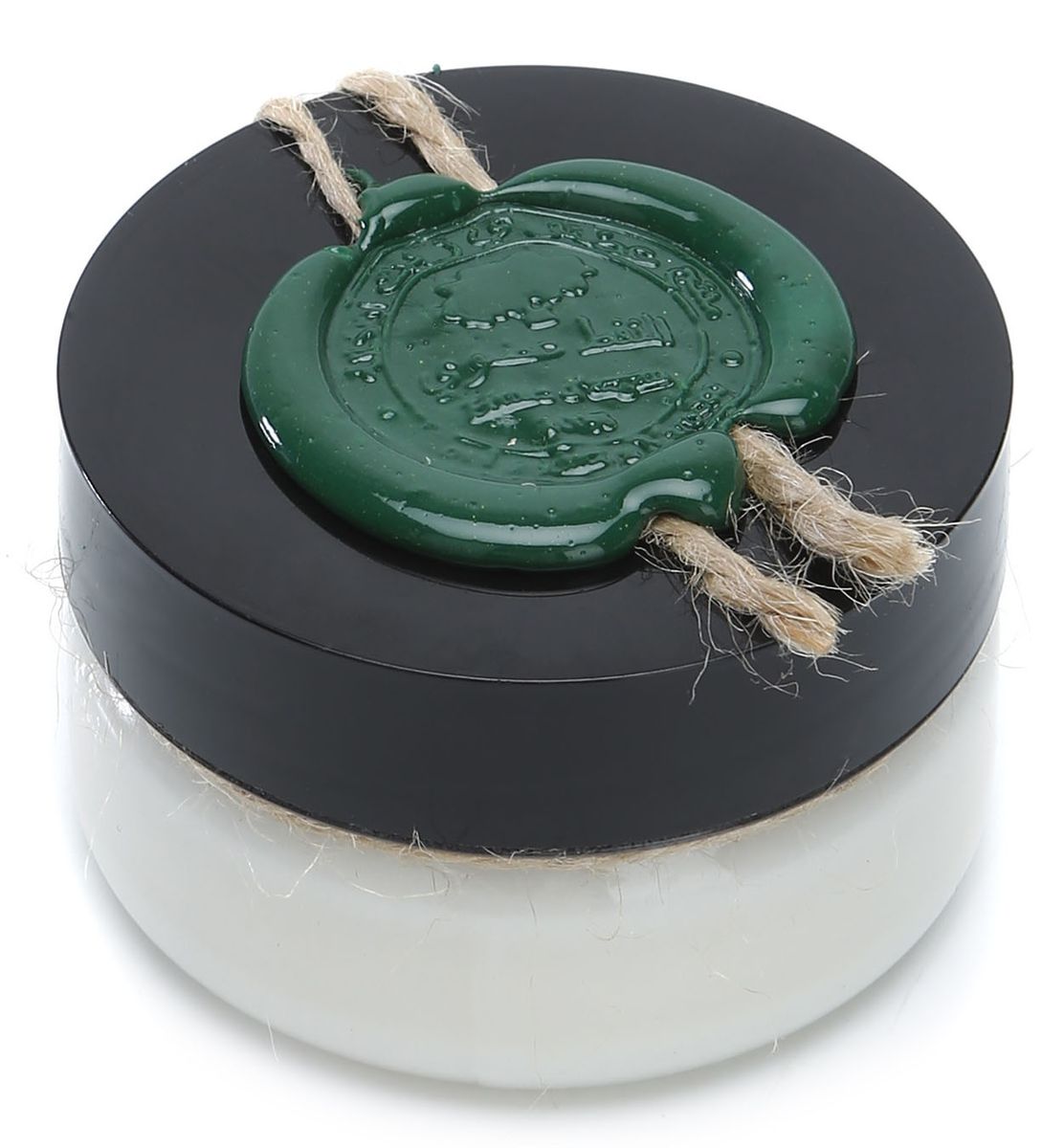 Huilargan Кокос масло, 100% органическое, 50 г2990000004154 Huilargan Кокос масло, 100% органическое, 50 г2990000004154Кокосовое масло не содержит холестерина - единственное масло, которое содержит 92% насыщенных жирных кислот, то есть не допускает образование свободных радикалов и транс жиров. Кокосовое масло устойчиво к разрушению и имеет большой срок годности. Оно устойчиво к действию света, воздуха и тепловой обработке. Более того, оно содержит большое количество антиоксидантов, что делает его лучшим маслом для сохранения и восстановления здоровья. Кокосовое масло просто незаменимо: при сухой, раздраженной и чувствительной коже; масло используется для лечения ран; эффективно при сухости и шелушении кожи, трещинах на локтях и пятках, ожогах; повышает упругость и эластичность кожи, прекрасно подходит для лечения и профилактики целлюлита; Предохраняет кожу от обвисания при стремительном похудении, в том числе после родов; До и после принятия солнечных ванн - оно создает устойчивый защитный слой; Для ухода за волосами - прекрасно увлажняет волосы и кожу головы, избавляет от перхоти и...