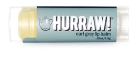 Hurraw! Бальзам для губ Earl Grey Lip Balm, 4,3 г005069 Hurraw! Бальзам для губ Earl Grey Lip Balm, 4,3 г005069Бальзамы для губ Hurraw! производятся в США на небольшом домашнем производстве. Идея создателей бренда заключалась в том, чтобы разработать поистине идеальный бальзам для губ: натуральный, вегетарианский, произведенный из органических ингредиентов высочайшего качества и не содержащий вредных веществ и искусственных компонентов. Все бальзамы Hurraw! производятся из чистого органического масла, которое добывается путем холодного отжима, что позволяет всем веществам сохранять свои полезные свойства. Помимо этого, приятно знать, что продукция марки Hurraw! не содержит ингредиентов животного происхождения и никогда не тестируется на животных. А еще бальзамы разливаются по флакончикам вручную!