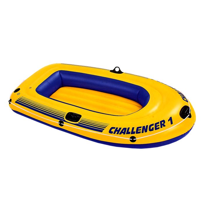 Лодка Intex Intex Challenger 1, цвет: желтый с синим. 68365NP589433 Лодка Intex Intex Challenger 1, цвет: желтый с синим. 68365NP589433Лодка Intex состоит из абсолютно независимых трех воздушных отсеков. Каждый отсек имеет клапан для быстрого скачивания и надувания лодки. Основной, внешний отсек придает лодке форму. Внутренние отсеки создают жесткость лодки на плаву и обеспечивают пассивную безопасность, в случае повреждения основного отсека. Надувной пол обеспечивает дополнительный комфорт нахождения внутри изделия. Для удобства конструкция надувного пола сделана волнистой, поперек бортам лодки. Лодка имеет крепления для весел и две лодочные уключины. На носу имеется пластиковая ручка, для переноса лодки или спуска на воду. Вокруг внешней камеры лодки находится веревочный трос, его можно использовать как для буксировки лодки, так и для швартования. Лодка Challenger 1 двухместная до 85 кг 193х108х38 см