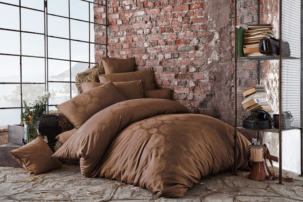 Комплект белья Issimo Home Medusa, евро, наволочки 50x70, цвет: коричневый. 46164616 Комплект белья Issimo Home Medusa, евро, наволочки 50x70, цвет: коричневый. 46164616Все белье Issimo – это образец качества. Ровные швы, качественный хлопок, четкие рисунки на тканях, которые не полиняют и не потеряют яркости долгое время – все это говорит о строгом отношении производителя к своей продукции.