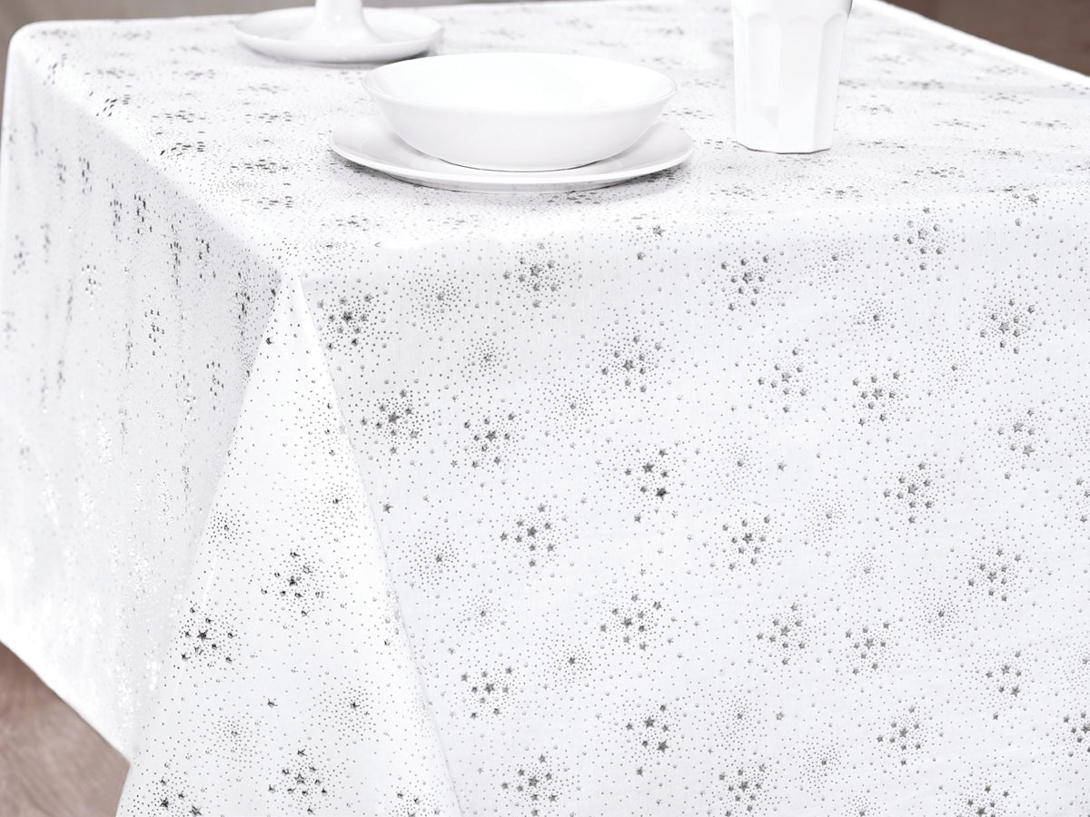 Скатерть Issimo Home Sansa, квадратная, 150 x 150 см4945 Скатерть Issimo Home Sansa, квадратная, 150 x 150 см4945Скатерти ISSIMO - это настоящий шедевр текстильной индустрии! Мягкие, переливающиеся оттенки, разнообразные варианты жаккарда, невероятно износоустойчивые и легкие в уходе ткани - все это позволит скатертям стать Вашим незаменимым помощником на кухне! Они не только украсят любую кухню или гостиную, но и станут прекрасным подарком на любые случаи жизни!