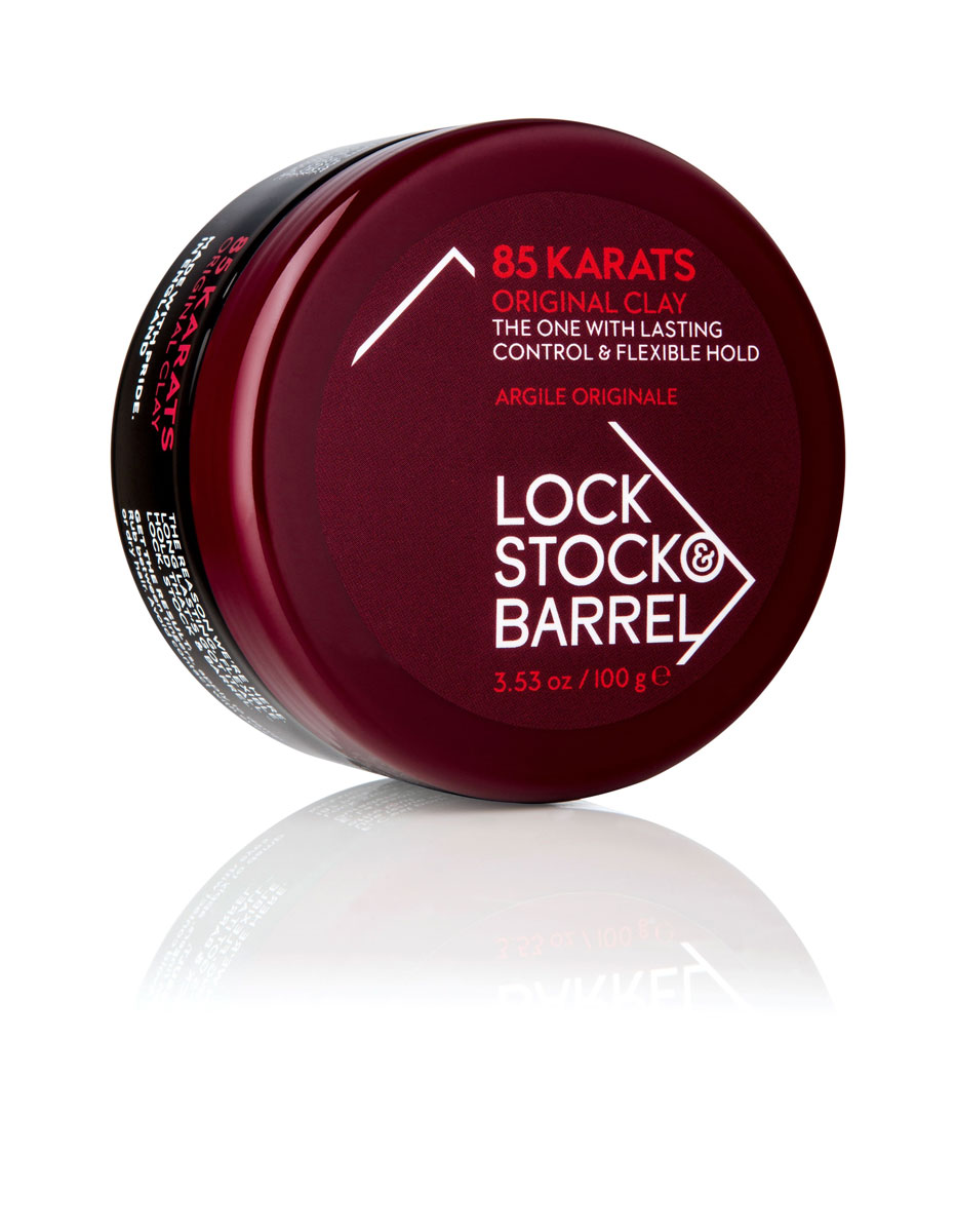 Lock Stock & Barrel Глина для моделирования с матовым эффектом 85 карат 85 Karats Shaping Clay 100 гр200005 Lock Stock & Barrel Глина для моделирования с матовым эффектом 85 карат 85 Karats Shaping Clay 100 гр200005Глина LS&B 85 КАРАТ для моделирования волос с матовым эффектом для непокорных неконтролируемых волос, для азиатских и седых волос, супер-контроль при моделировании, оставляет мужественный аромат. супер-контроль при моделировании объем и текстура матовый эффект на волосах сильная фиксация легко смывается водой Фиксация: 4 Глина для моделирования позволяет добиться укладки в любом стиле, добавив прическе оформленности и объема. Степень контроля за волосами и сильная фиксация никогда не подведут. Идеально подходит для точечного нанесения, чтобы придать текстуру волосам, либо для геометричной укладки – при нанесении на всю массу волос.