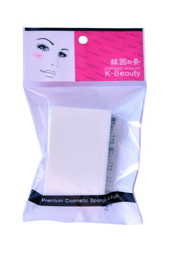K-Beauty Спонж косметический Прямоугольник, 5х7,5 см, 6 шт400031 K-Beauty Спонж косметический Прямоугольник, 5х7,5 см, 6 шт400031Косметический спонж предназначен для нанесения тональных средств (корректора, тонального крема, румян, пудры и т.д.), а также коррекции макияжа. Спонж позволяет равномерно распределить не только сухие, но и кремовые текстуры, а его удобная треугольная форма подходит для обработки таких труднодоступных зон, как область вокруг глаз и носогубные складки. Упаковка состоит из 8 отрывных сегментов. Мягкий и нежный спонж не травмирует, подходит даже для чувствительной кожи.