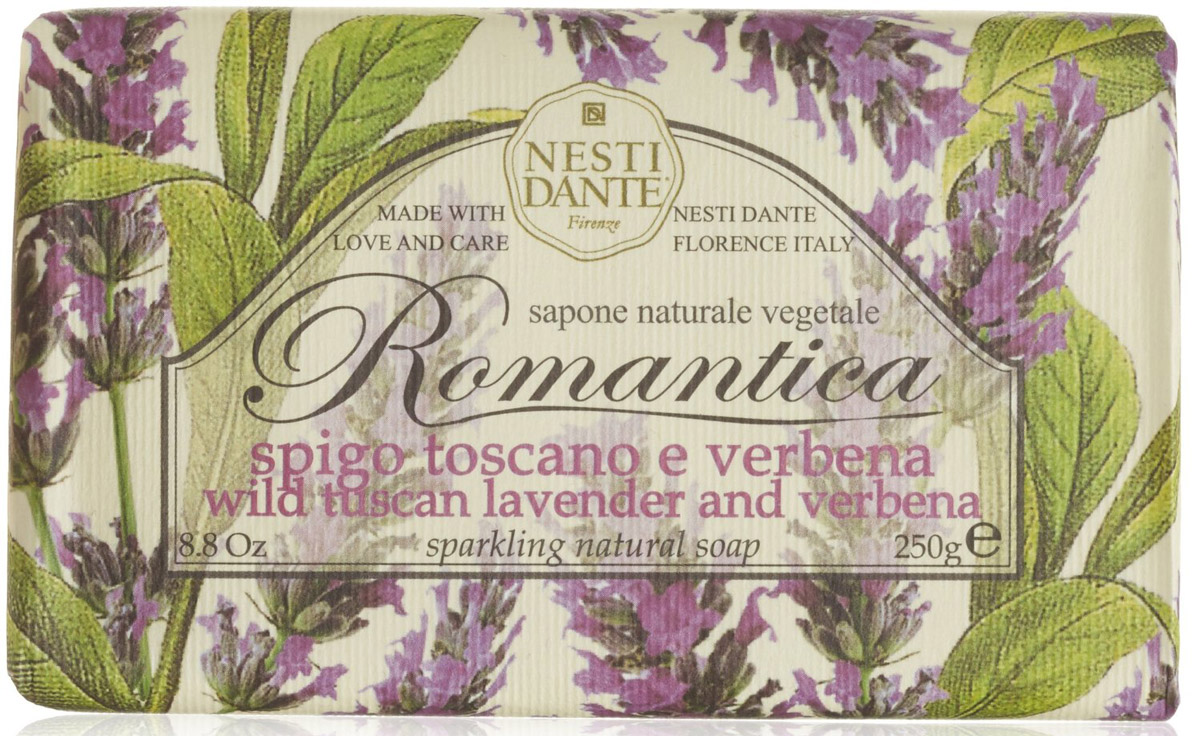 Мыло Nesti Dante Romantica. Тосканская лаванда и вербена, 250 г1307106 Мыло Nesti Dante Romantica. Тосканская лаванда и вербена, 250 г1307106Натуральное мыло премиум-класса Nesti Dante Romantica. тосканская лаванда и вербена - два букета, бережно отобранные самые романтичные и эмоциональные ароматы, самые незабываемые моменты нашей жизни в магии цветов провинции Тоскана. Аромат лаванды оказывает умиротворяющее действие, повышает внимание, улучшает память и помогает справиться с депрессией. Аромат вербены - легкий, карамельно-леденцовый, свежий и терпкий одновременно. Легкая, приятная композиция напомнит свежесть лепестков омытых утреней росой. Изысканная флорентийская бумага, в которую завернуто мыло, расписана акварелью, на каждом кусочке мыла выгравирована надпись With Love And Care (С любовю и заботой). Характеристики: Вес: 250 г. Производитель: Италия. Товар сертифицирован. Nesti Dante - одна из немногих итальянских мыловаренных фабрик, которая продолжает использовать в производстве только натуральные ингредиенты и кустарный способ...