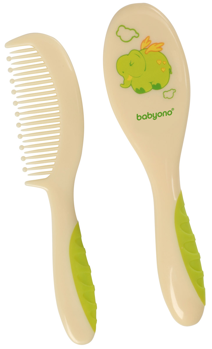 BabyOno Щетка для волос с мягкой щетиной и гребень Слон226_слон, бежевый BabyOno Щетка для волос с мягкой щетиной и гребень Слон226_слон, бежевыйЩетка для волос с мягкой щетиной и гребень BabyOno Слон превосходно подходят для ухода за тонкими и нежными волосами ребёнка. Антистатическая щетка с противоскользящей ручкой не электризует волосы, идеальна для массажа кожи головы. Мягкая щетина щетки и закруглённые зубцы гребня защищают нежную кожу ребёнка от повреждения. Регулярное массирование головы ребенка щеточкой ускоряет рост волос и укрепляет их. Для детей от 0 месяцев.