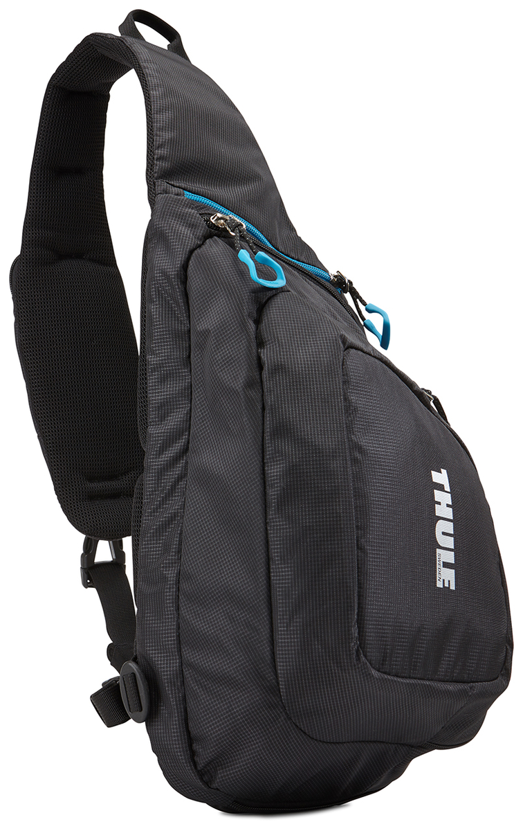 Рюкзак-слинг для экшн-камеры Thule Legend GoPro Sling, цвет: черный3203101 Рюкзак-слинг для экшн-камеры Thule Legend GoPro Sling, цвет: черный3203101Рюкзак на одной лямке Thule Legend GoPro - Изящный и легкий рюкзак на одной лямке позволяет вам сохранять мобильность и держать под рукой до двух камер GoPro и аксессуары к ним. Компактный рюкзак на одной лямке с мягким отсеком для двух камер GoPro, LCD Touch BacPac, пульта дистанционного управления, запасных батареек и SD-карт Съемная подкладка из прессованной пены облегчает очистку внутренней поверхности от пыли, грязи, песка и пр. В панели-органайзере можно хранить зарядные устройства, кабели и ремни для крепления Передний отсек идеально подходит для хранения штативов и личных вещей Благодаря конструкции с обтекаемой формой и малым весом сумка не мешает отдыху Большие язычки на молниях обеспечивают удобство доступа даже в том случае, если на вас надеты перчатки Карман на наплечном ремне предоставляет быстрый доступ к пульту дистанционного управления или телефону Нагрудные ремни прочно фиксируют положение рюкзака Отдельный карман с внутренней...