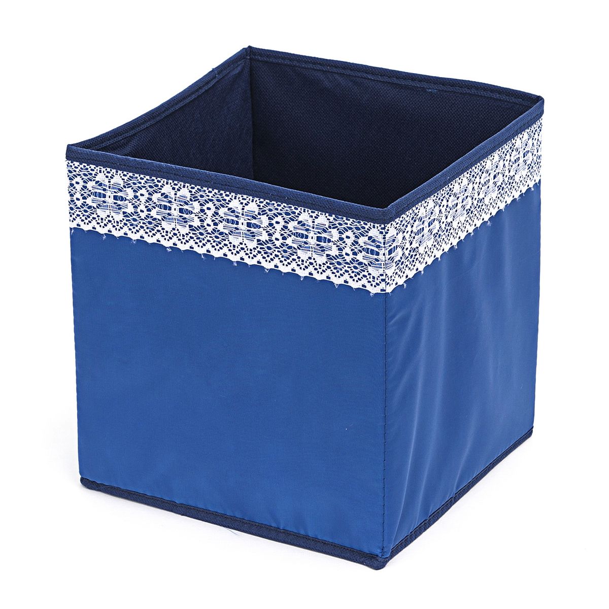 Кофр для хранения Homsu Winter, 22 х 22 х 22 смHOM-312 Кофр для хранения Homsu Winter, 22 х 22 х 22 смHOM-312Кофр для хранения Homsu Winter изготовлен из высококачественного нетканого полотна и декорирован вставкой из кружева. Кофр имеет одно большое отделение, где вы можете хранить различные бытовые вещи, нижнее белье, одежду и многое другое. Вставки из картона обеспечивают прочность конструкции. Стильный принт, модный цвет и качество исполнения сделают такой кофр незаменимым для хранения ваших вещей.
