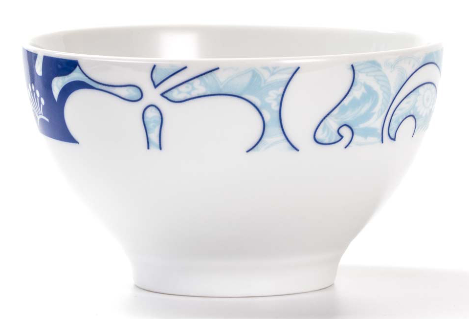 Салатник La Rose Des Sables Bleu Sky, 13 см533913 2230 Салатник La Rose Des Sables Bleu Sky, 13 см533913 2230Фарфор производится в Тунисе из знаменитой своим качеством и белизной глины, добываемой во французской провинции Лимож. Преимущества этого фарфора заключаются в устойчивости к сколам и трещинам, что возможно благодаря двойному термическому обжигу. Данную серию можно использовать в СВЧ и посудомоечной машине. Данная посуда рассчитана на интенсивное использование. Лиможский фарфор не содержит включений тяжелых металлов, что соответствует мировым и российским санитарным требованиям.