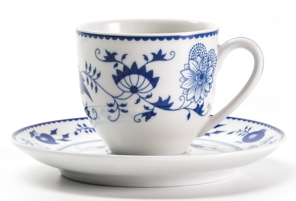 Кофейная пара La Rose Des Sables Ognion Bleu, 100 мл613510 1313 Кофейная пара La Rose Des Sables Ognion Bleu, 100 мл613510 1313Фарфор производится в Тунисе из знаменитой своим качеством и белизной глины, добываемой во французской провинции Лимож. Преимущества этого фарфора заключаются в устойчивости к сколам и трещинам, что возможно благодаря двойному термическому обжигу. Лиможский фарфор не содержит включений тяжелых металлов, что соответствует мировым и российским санитарным требованиям. Данную серию можно использовать в СВЧ и посудомоечной машине. Приобретая лиможский фарфор, вы становитесь обладателем древних традиций и искусства фарфора.